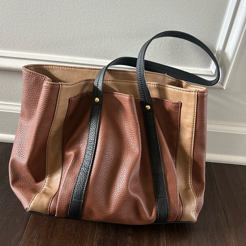 Relic leather shoulder bag